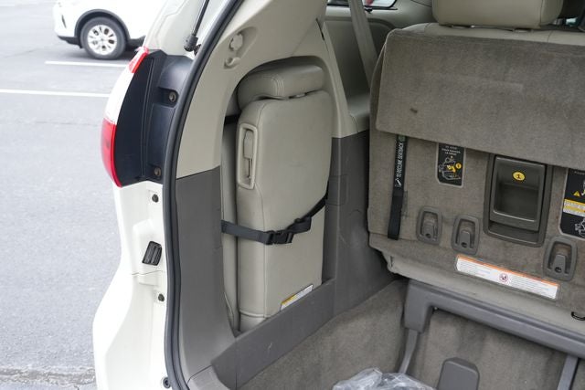 2015 Toyota Sienna XLE 8 Passenger
