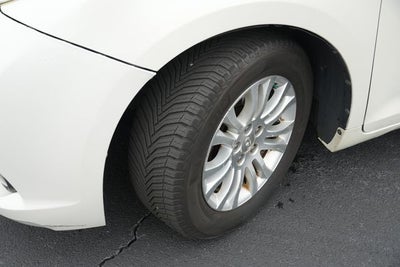 2015 Toyota Sienna XLE 8 Passenger