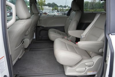 2015 Toyota Sienna XLE 8 Passenger