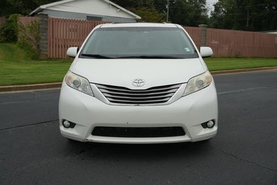 2015 Toyota Sienna XLE 8 Passenger