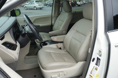 2015 Toyota Sienna XLE 8 Passenger