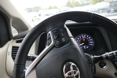 2015 Toyota Sienna XLE 8 Passenger