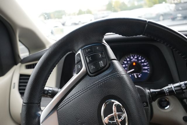 2015 Toyota Sienna XLE 8 Passenger