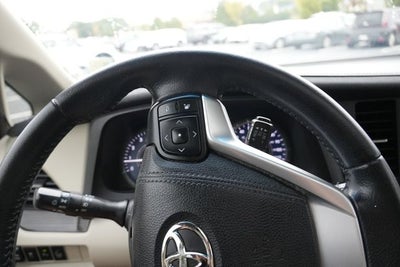 2015 Toyota Sienna XLE 8 Passenger
