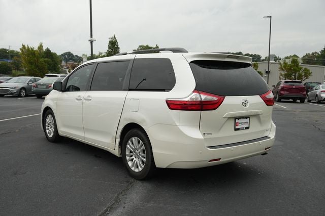 2015 Toyota Sienna XLE 8 Passenger