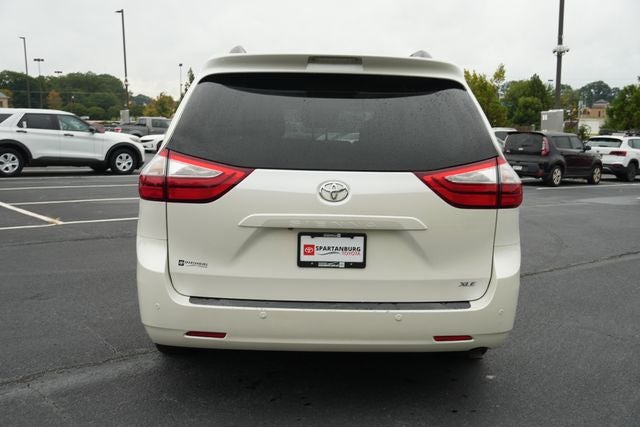2015 Toyota Sienna XLE 8 Passenger