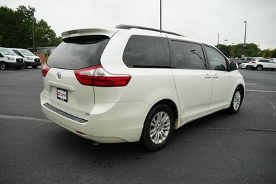2015 Toyota Sienna XLE 8 Passenger