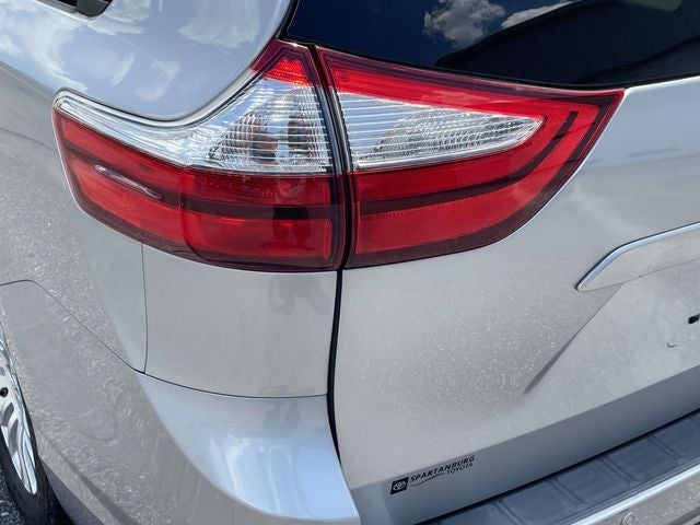 2016 Toyota Sienna XLE 8 Passenger