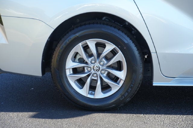 2025 Toyota Sienna XLE 8 Passenger