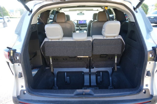 2025 Toyota Sienna XLE 8 Passenger
