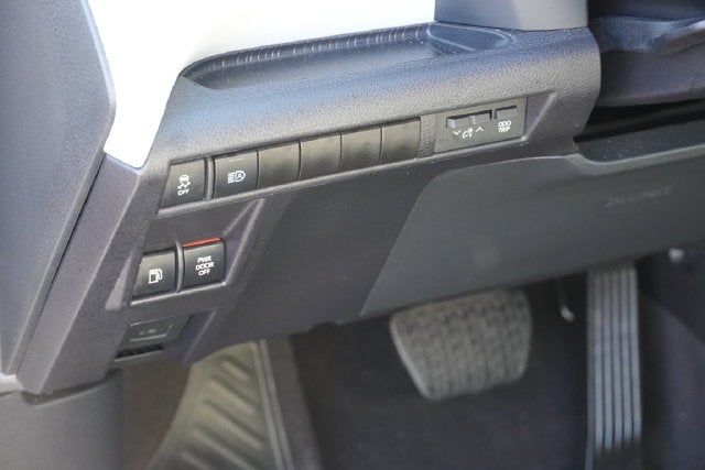 2025 Toyota Sienna XLE 8 Passenger