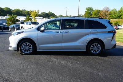2025 Toyota Sienna XLE 8 Passenger