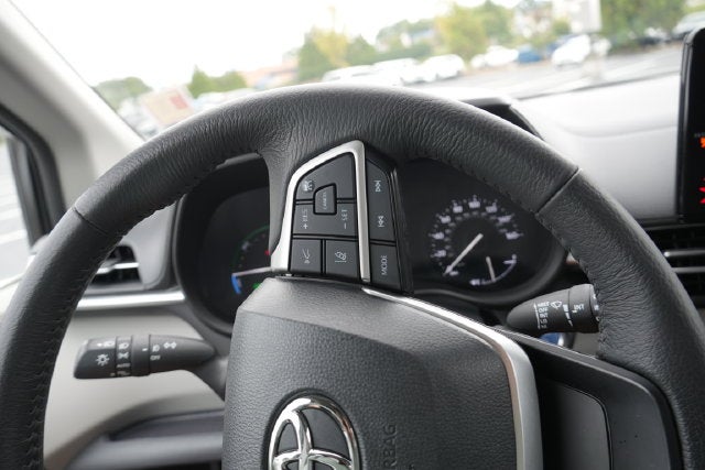 2024 Toyota Sienna XLE 8 Passenger