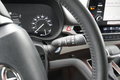 2024 Toyota Sienna XLE 8 Passenger