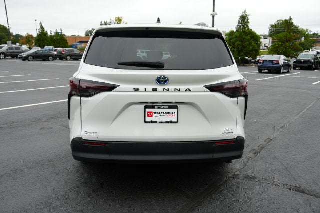 2024 Toyota Sienna XLE 8 Passenger
