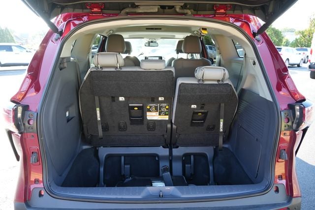 2023 Toyota Sienna XLE 8 Passenger