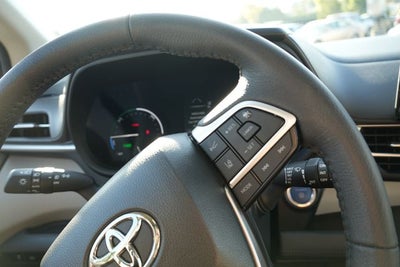 2023 Toyota Sienna XLE 8 Passenger