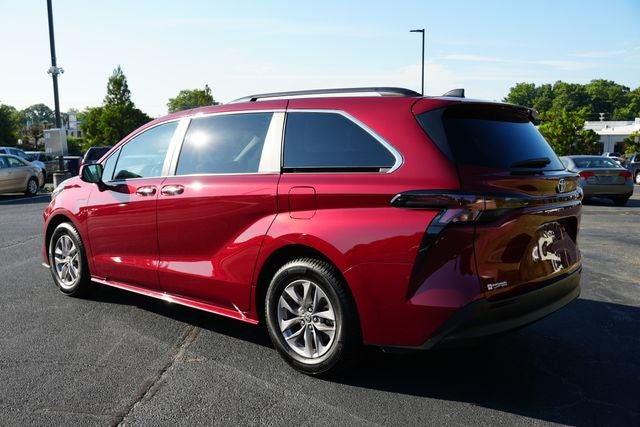 2023 Toyota Sienna XLE 8 Passenger