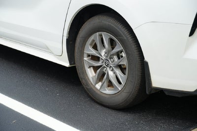 2025 Toyota Sienna XLE 8 Passenger