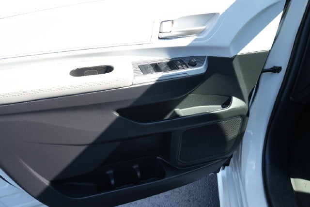 2025 Toyota Sienna XLE 8 Passenger