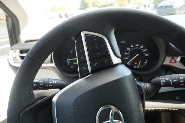 2025 Toyota Sienna XLE 8 Passenger