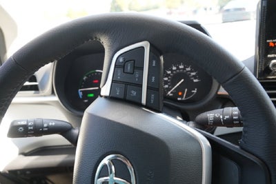 2025 Toyota Sienna XLE 8 Passenger