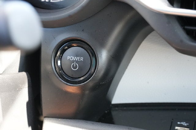 2025 Toyota Sienna XLE 8 Passenger