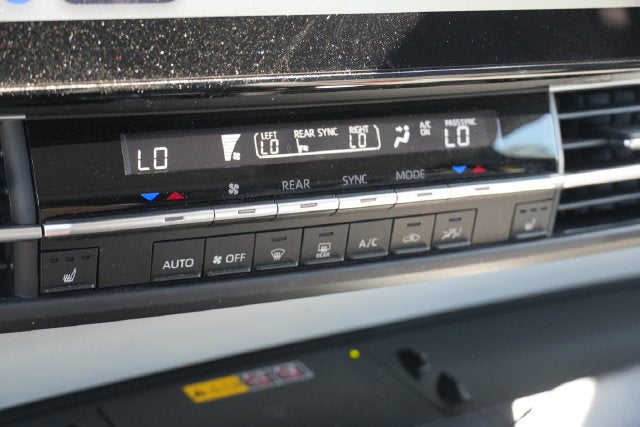 2025 Toyota Sienna XLE 8 Passenger