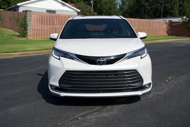 2026 Toyota Sienna Limited 7 Passenger