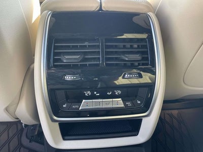 2022 BMW X7 M50i
