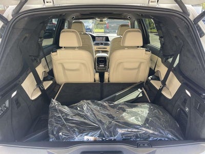 2022 BMW X7 M50i