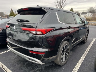 2024 Mitsubishi Outlander SE
