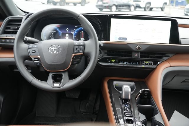 2025 Toyota Crown Signia XLE