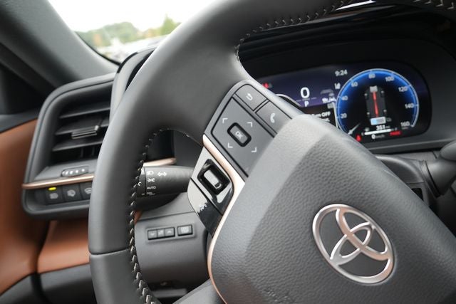 2025 Toyota Crown Signia XLE
