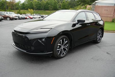 2025 Toyota Crown Signia XLE