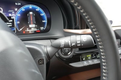 2025 Toyota Crown Signia XLE