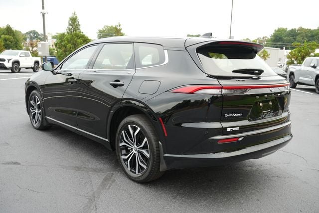 2025 Toyota Crown Signia XLE