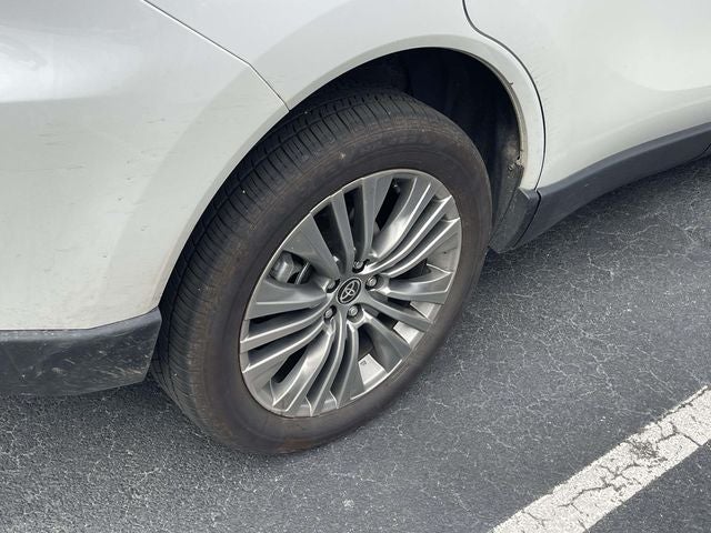 2024 Toyota Venza LE