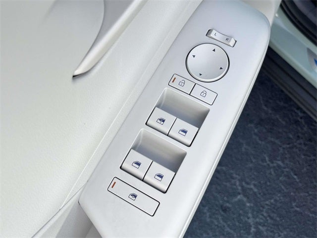 2025 Hyundai Kona SE