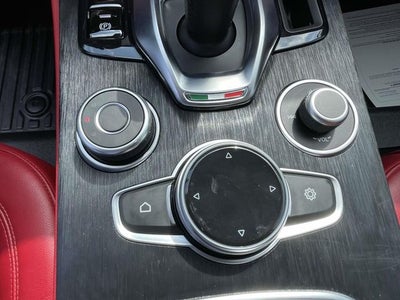 2020 Alfa Romeo Stelvio Base